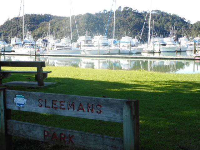 Apartment By The Marina Whitianga Buitenkant foto
